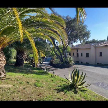 Location Dans Residence Calme, Proche Mer Cavalaire-sur-Mer Kültér fotó