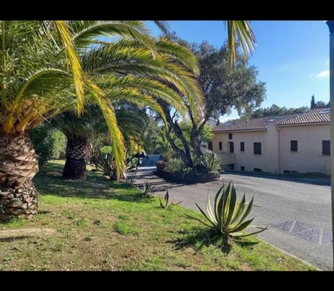 Location Dans Residence Calme, Proche Mer Cavalaire-sur-Mer Kültér fotó